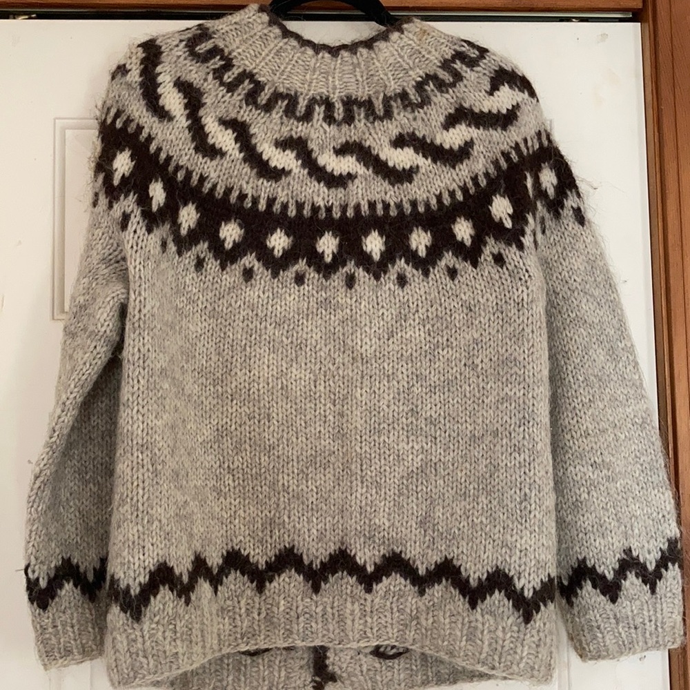 Icelandic Sweater - Picture 6 of 10